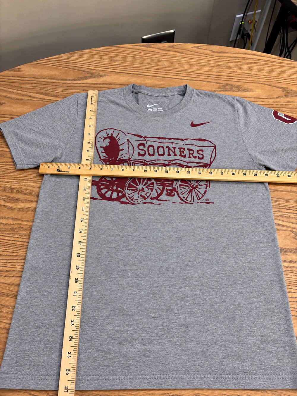 Nike Oklahoma Sooners T-Shirt Men’s Large Gray OU Schooner Wagon Regular Fit